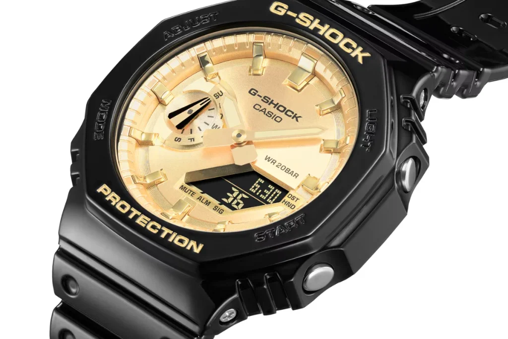 Чорний Casio G-Shock GA-2100 із золотим циферблатом